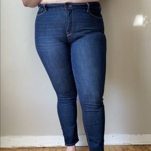High-waisted Jeans